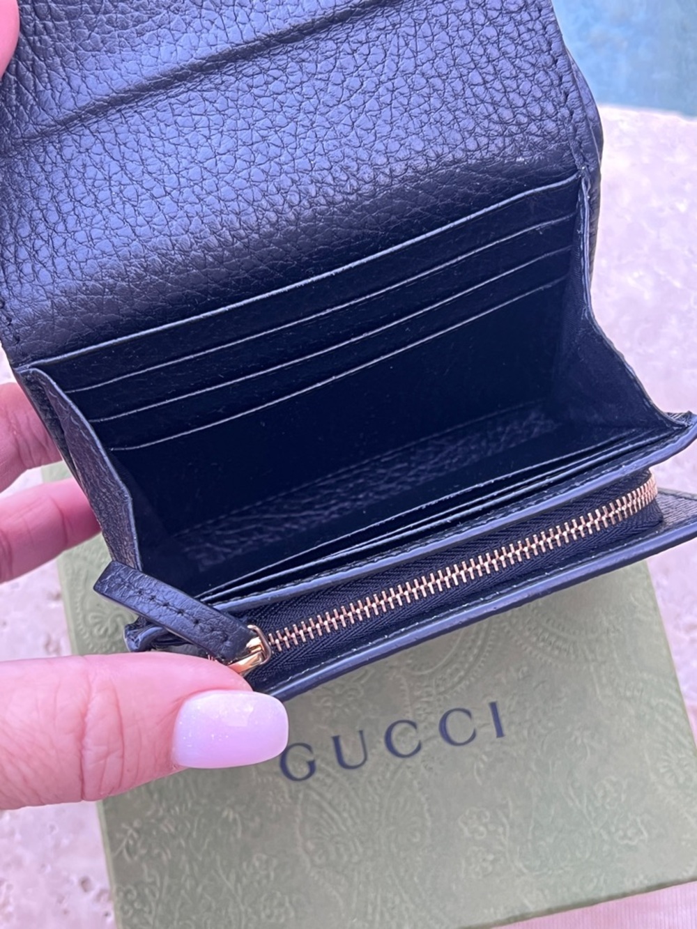 Gucci  Black GG Leather Two Tone Marmont Wallet - Picture 5 of 7